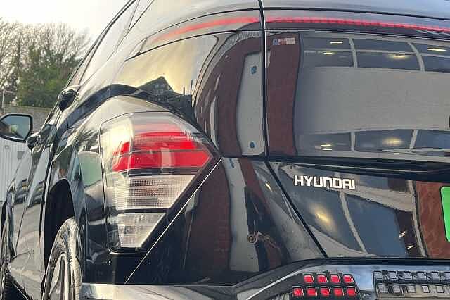 Hyundai KONA Advance 65kWh 5dr Auto Black