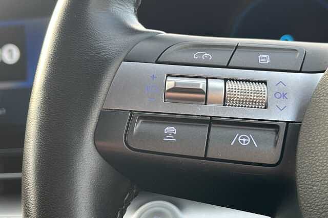 Hyundai KONA Advance 65kWh 5dr Auto Black