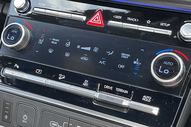 Hyundai SANTA FE 1.6 T-GDi PHEV Calligraphy 5dr 4WD Auto