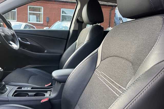 Hyundai i30 1.0 T-GDi Premium 5dr