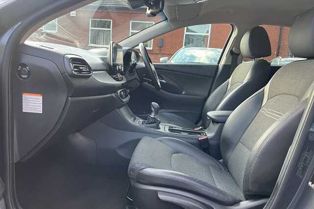 Hyundai i30 1.0 T-GDi Premium 5dr
