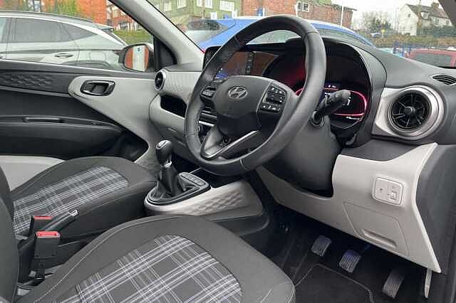 Hyundai i10 1.0 Premium 5dr [Nav]