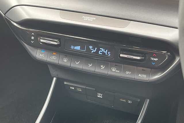 Hyundai BAYON 1.0 T-GDi 48Volt MHEV Premium 5dr DCT Red