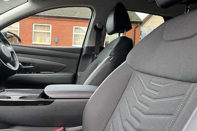 Hyundai TUCSON 1.6T Plug-in Hybrid Premium 5dr 4WD Auto