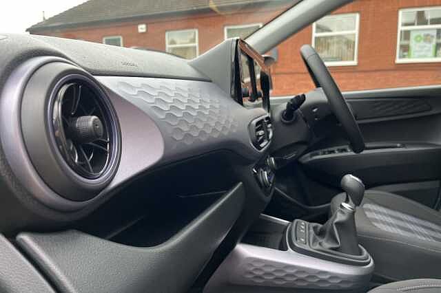 Hyundai i10 1.2 Premium 5dr [Nav]
