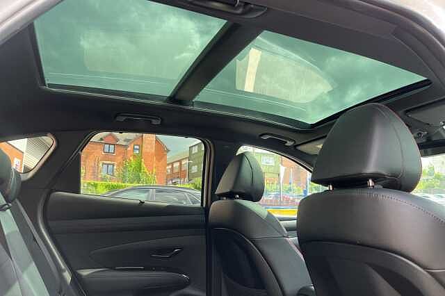 Hyundai TUCSON 1.6T Hybrid N Line S 5dr 4WD Auto White
