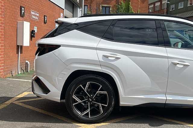 Hyundai TUCSON 1.6T Hybrid N Line S 5dr 4WD Auto White