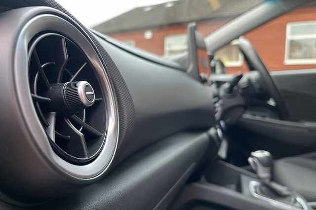 Hyundai KONA 1.6 GDi Hybrid Premium 5dr DCT