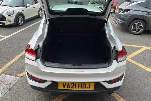Hyundai i30 Fastback 1.4 T-GDI Premium 5dr DCT