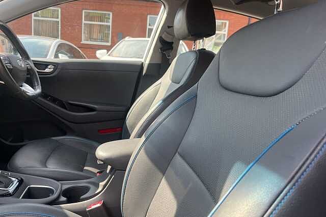 Hyundai IONIQ 1.6 GDi Hybrid Premium SE 5dr DCT