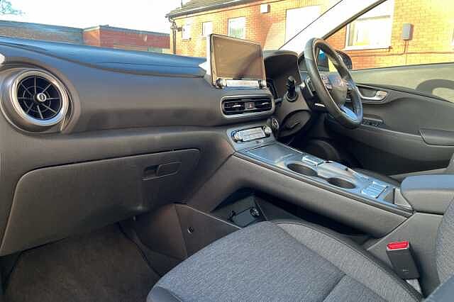Hyundai KONA SE Connect 39kWh 5dr Auto
