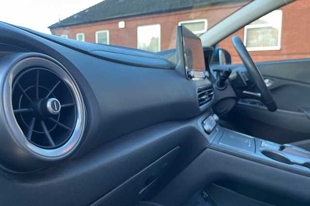 Hyundai KONA SE Connect 39kWh 5dr Auto