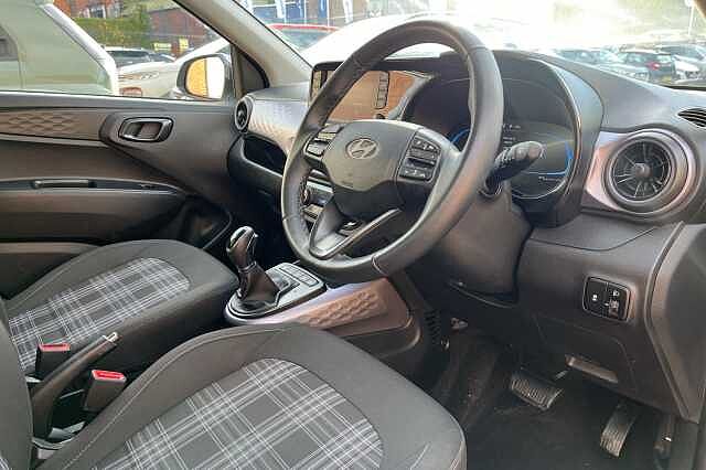 Hyundai i10 1.0 Premium 5dr Auto [Nav]