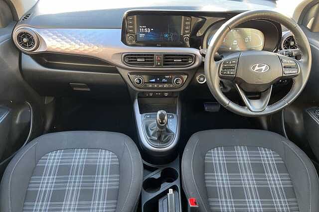 Hyundai i10 1.0 Premium 5dr Auto [Nav]
