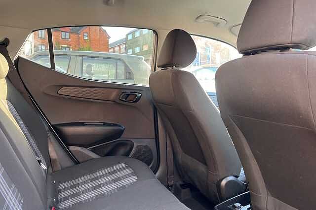 Hyundai i10 1.0 Premium 5dr Auto [Nav]
