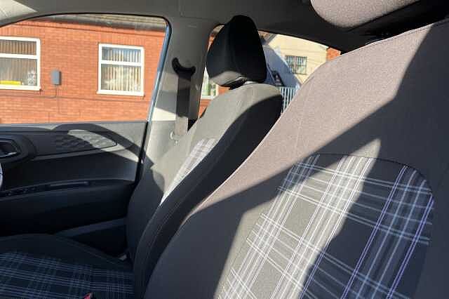 Hyundai i10 1.0 Premium 5dr Auto [Nav]