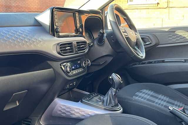 Hyundai i10 1.0 Premium 5dr Auto [Nav]