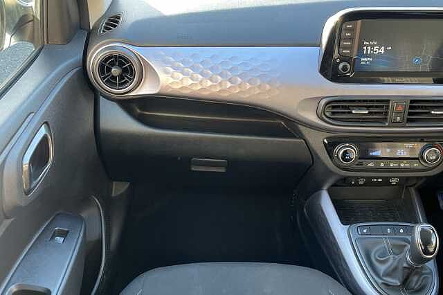 Hyundai i10 1.0 Premium 5dr Auto [Nav]