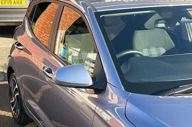 Hyundai i10 1.0 Premium 5dr Auto [Nav]