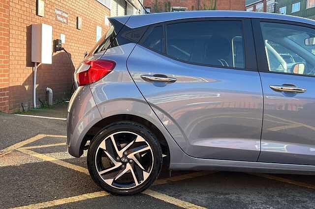 Hyundai i10 1.0 Premium 5dr Auto [Nav]