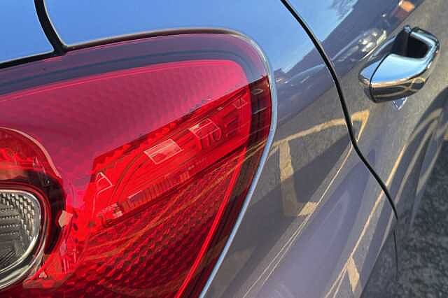 Hyundai i10 1.0 Premium 5dr Auto [Nav]