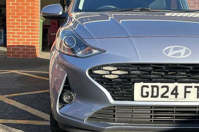 Hyundai i10 1.0 Premium 5dr Auto [Nav]