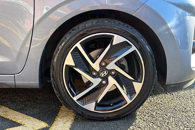 Hyundai i10 1.0 Premium 5dr Auto [Nav]