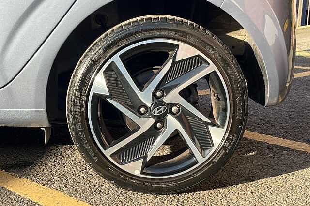 Hyundai i10 1.0 Premium 5dr Auto [Nav]