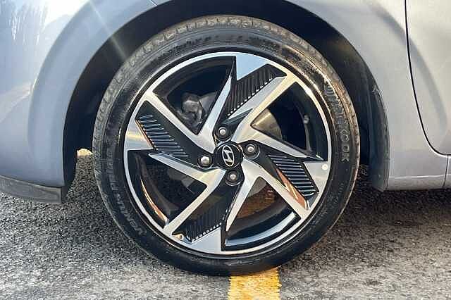 Hyundai i10 1.0 Premium 5dr Auto [Nav]