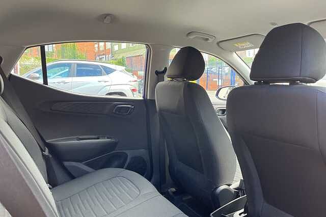 Hyundai i10 1.0 MPi SE Connect 5dr