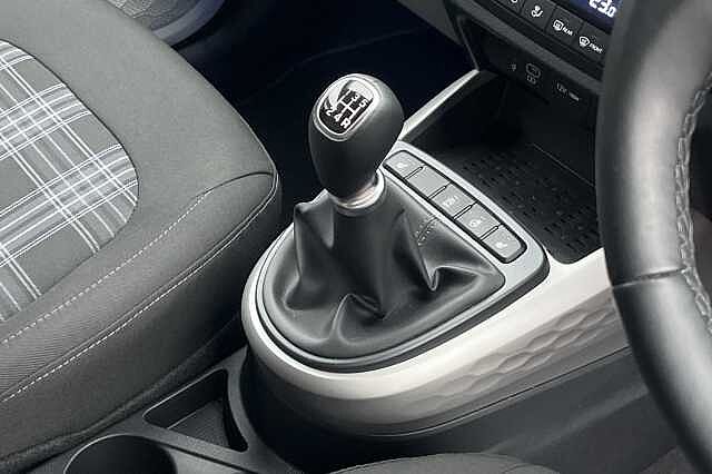 Hyundai i10 1.0 Premium 5dr [Nav]