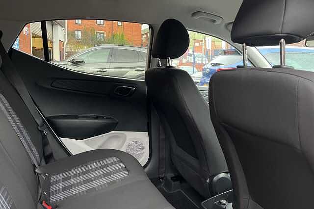 Hyundai i10 1.0 Premium 5dr [Nav]