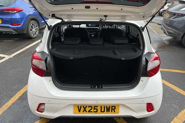 Hyundai i10 1.0 Premium 5dr [Nav]