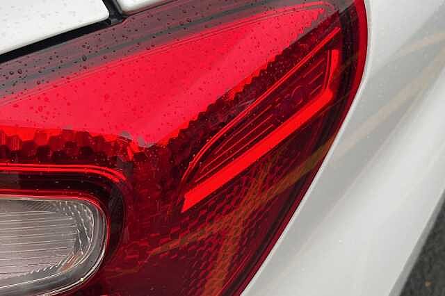 Hyundai i10 1.0 Premium 5dr [Nav]