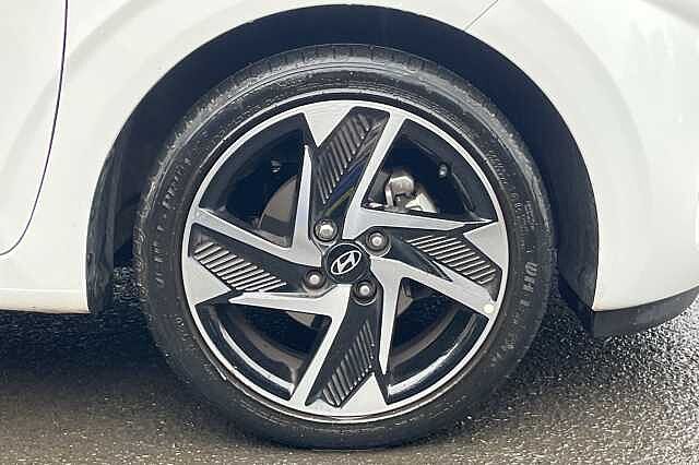 Hyundai i10 1.0 Premium 5dr [Nav]