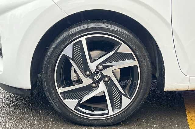 Hyundai i10 1.0 Premium 5dr [Nav]