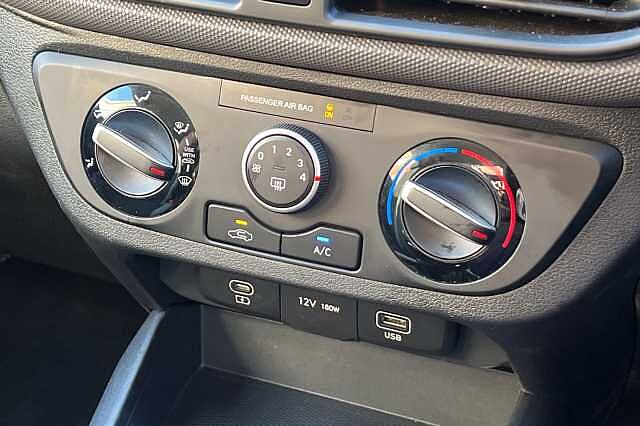 Hyundai i10 1.0 Advance 5dr Auto [Nav]