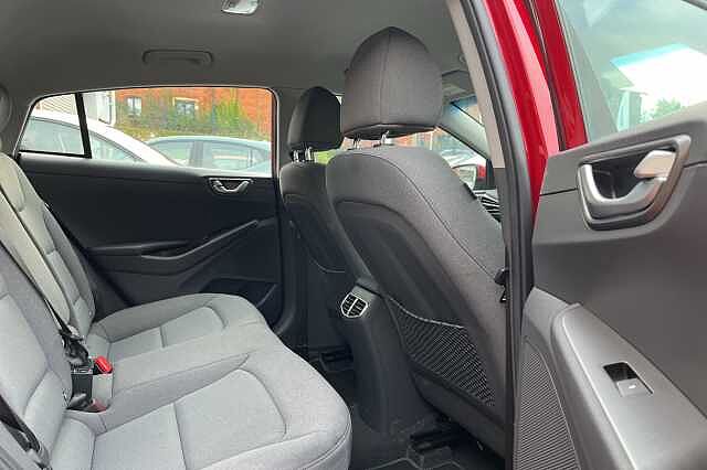 Hyundai IONIQ 1.6 GDi Hybrid Premium 5dr DCT