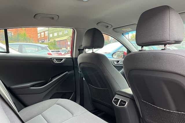 Hyundai IONIQ 1.6 GDi Hybrid Premium 5dr DCT