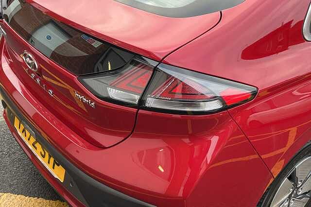 Hyundai IONIQ 1.6 GDi Hybrid Premium 5dr DCT