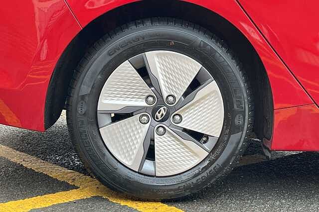 Hyundai IONIQ 1.6 GDi Hybrid Premium 5dr DCT