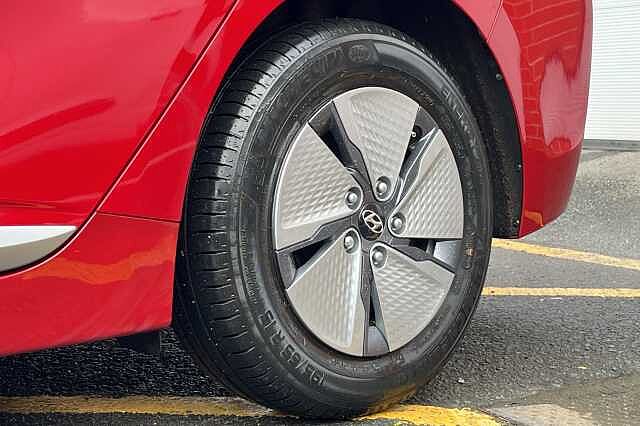 Hyundai IONIQ 1.6 GDi Hybrid Premium 5dr DCT