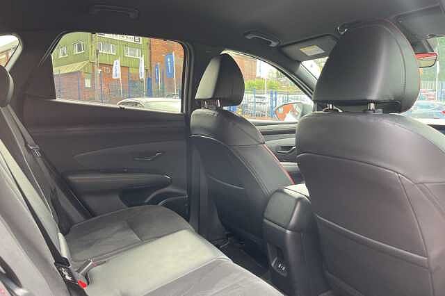 Hyundai TUCSON 1.6T Plug-in Hybrid N-Line 5dr Auto White