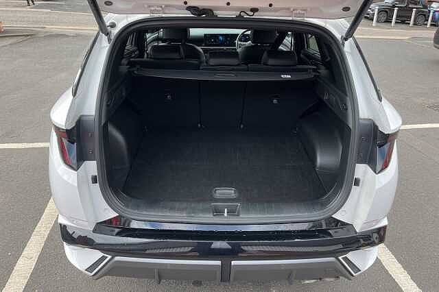 Hyundai TUCSON 1.6T Plug-in Hybrid N-Line 5dr Auto White