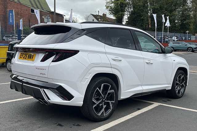 Hyundai TUCSON 1.6T Plug-in Hybrid N-Line 5dr Auto White