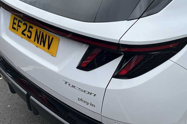 Hyundai TUCSON 1.6T Plug-in Hybrid N-Line 5dr Auto White