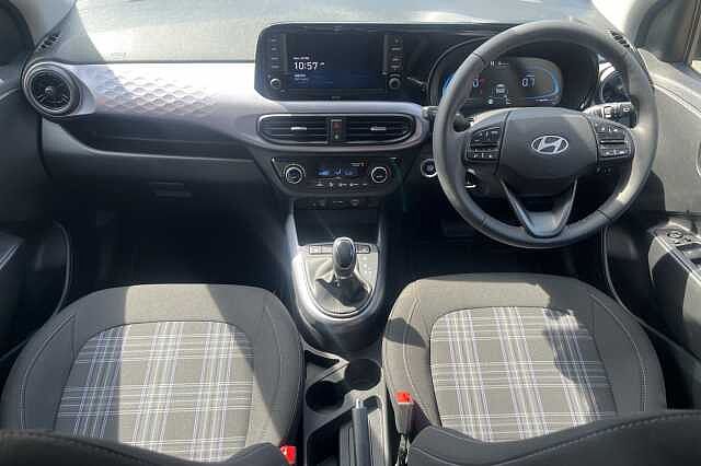 Hyundai i10 1.2 Premium 5dr Auto [Nav]