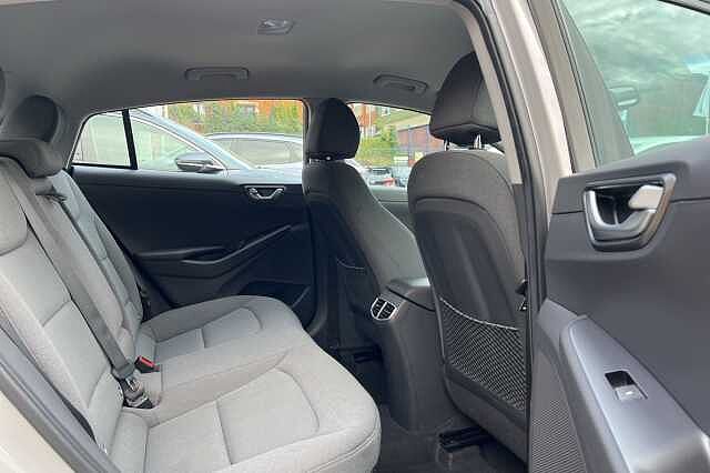 Hyundai IONIQ 1.6 GDi Hybrid Premium 5dr DCT