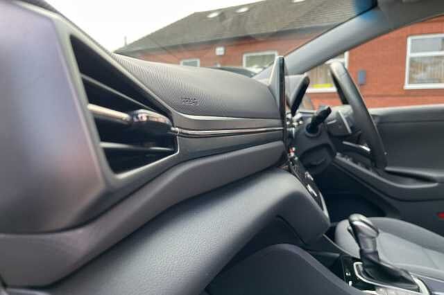 Hyundai IONIQ 1.6 GDi Hybrid Premium 5dr DCT