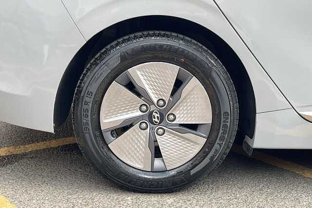 Hyundai IONIQ 1.6 GDi Hybrid Premium 5dr DCT